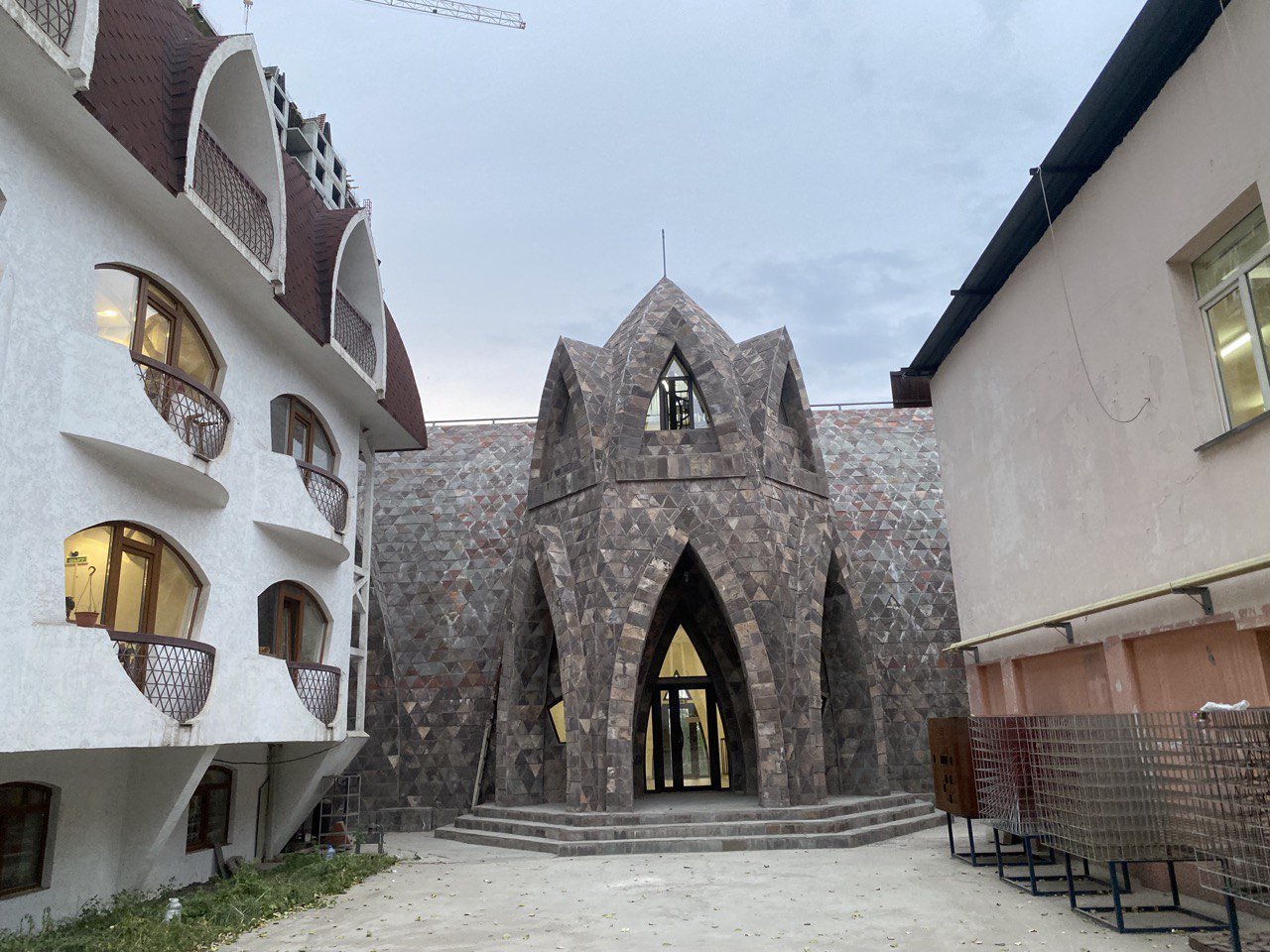 The Architectural Vision of Saken Naryn — Where Art, Space & Philosophy Converge