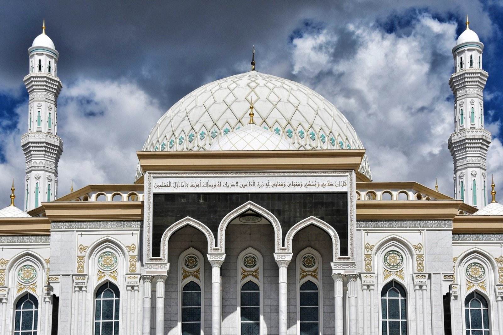 Hazret Sultan Mosque — A Monument of Faith & Kazakh Heritage in Astana