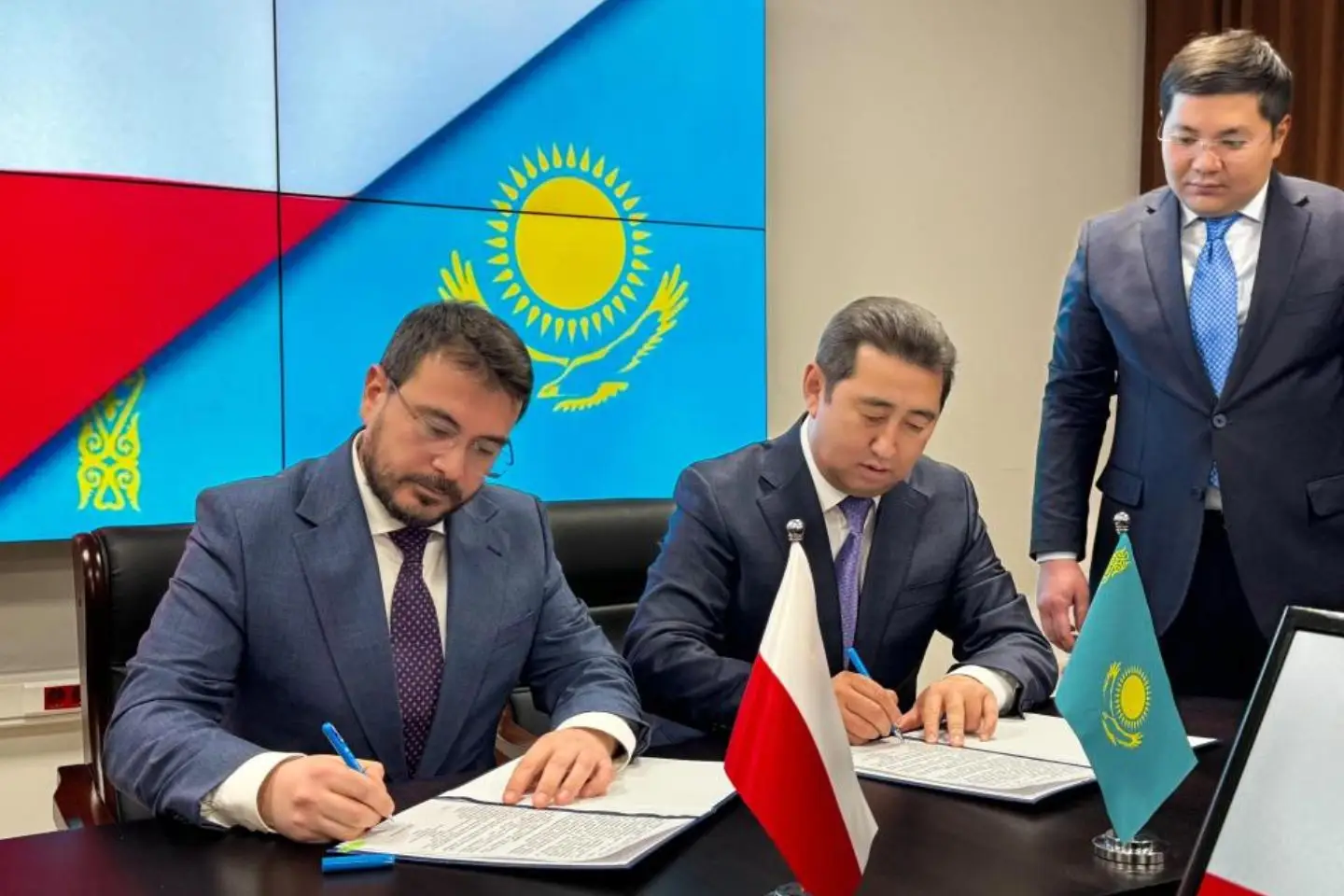 Kazakhstan Strengthens Agricultural Future With $150 Million High-Tech Greenhouse Initiative in Shymkent
