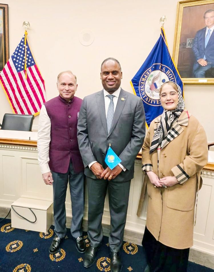 Dr. Nawab Mir Nasir Ali Khan with U.S. Congressman Jonathan L. Jackson at Capitol Hill, Washington, D.C., on the occasion of receiving a Congressional Medallion and Proclamation.